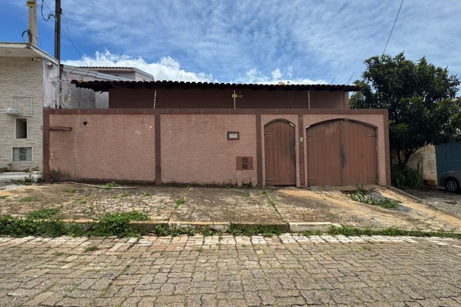 ÓTIMA CASA NO JARDIM SANTA ROSA